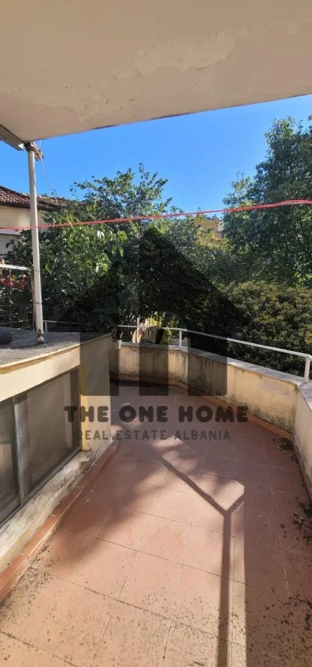 Tirane, jepet me qera Vile Kati 3, 340 m² 1.500 € (Rr Dibres)