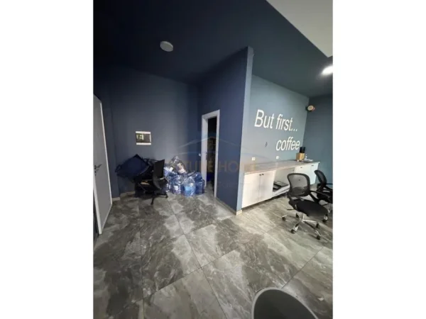 Tirane, shitet ambjent biznesi Kati 1, 370 m² 1.110.000 € (Rezidenca Future Home,Unaza e Re, Tirane)