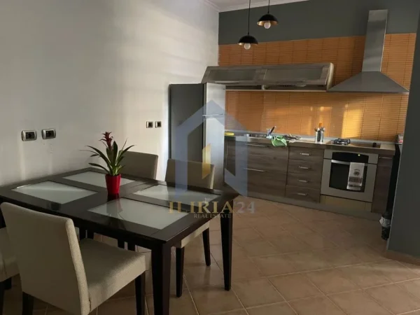 Tirane, jap me qera apartament 1+1+Ballkon Kati 2, 60 m² 650 € (Stadiumi Dinamo)