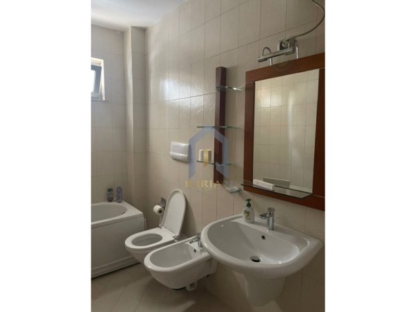 Tirane, jap me qera apartament 1+1+Ballkon Kati 2, 60 m² 650 € (Stadiumi Dinamo)