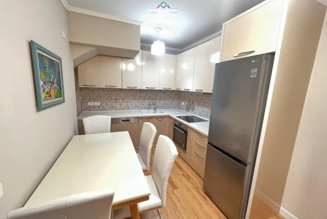 Tirane, jepet me qera apartament duplex Dublex Kati 1, 110 m² 700 € (Kodra e Diellit 2)
