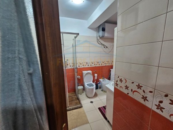 SHITET APARTAMENT 3+1 PRANE KISHES KATOLIKE, RRUGA KAVAJES