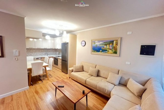 Tirane, jepet me qera apartament duplex Dublex Kati 1, 110 m² 700 € (Kodra e Diellit 2)