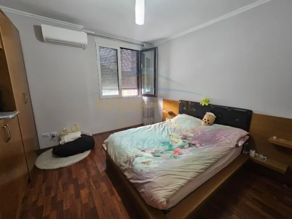 SHITET APARTAMENT 3+1 PRANE KISHES KATOLIKE, RRUGA KAVAJES