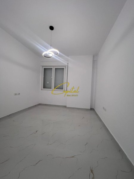 Tirane, jepet me qera zyre Kati 2, 86 m² 510 € (RRUGA 5 MAJI)