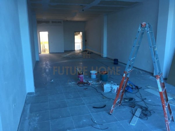 Durres, shitet magazine , 906 m² 1.200.000 € 