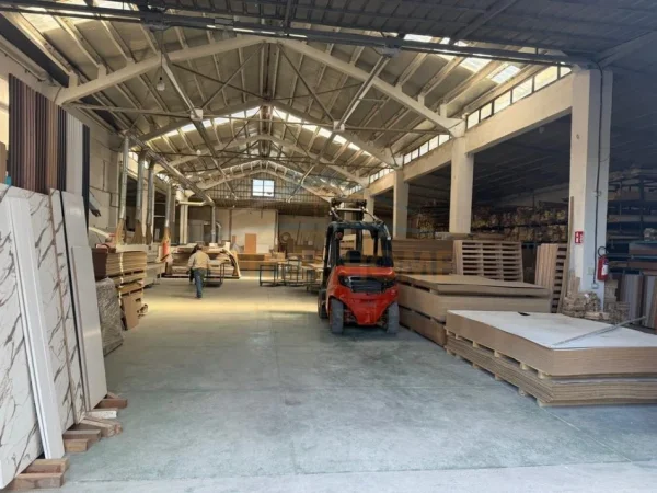 Durres, shitet magazine , 906 m² 1.200.000 € 