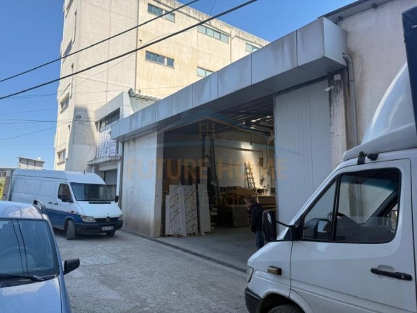 Durres, shitet magazine , 906 m² 1.200.000 € 
