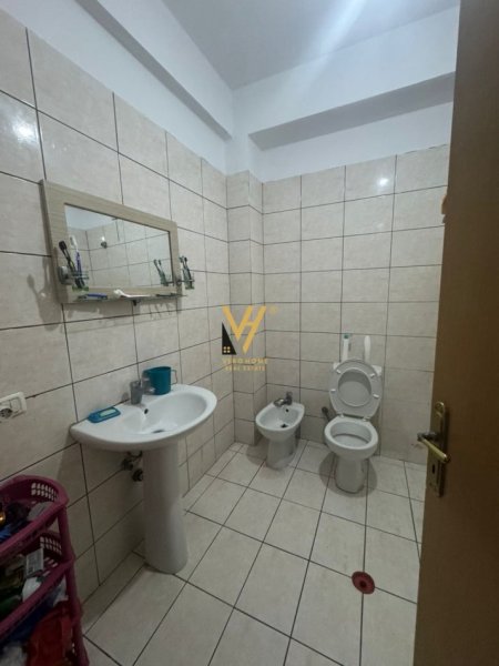 Tirane, shitet apartament 2+1+Ballkon Kati 8, 129 m² 163.000 € (YZBERISHT)