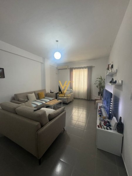 Tirane, shitet apartament 2+1+Ballkon Kati 8, 129 m² 163.000 € (YZBERISHT)