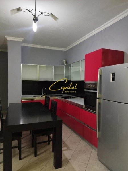 Tirane, jepet me qera apartament 2+1 Kati 3, 90 m² 480 € (YZBERISHT)