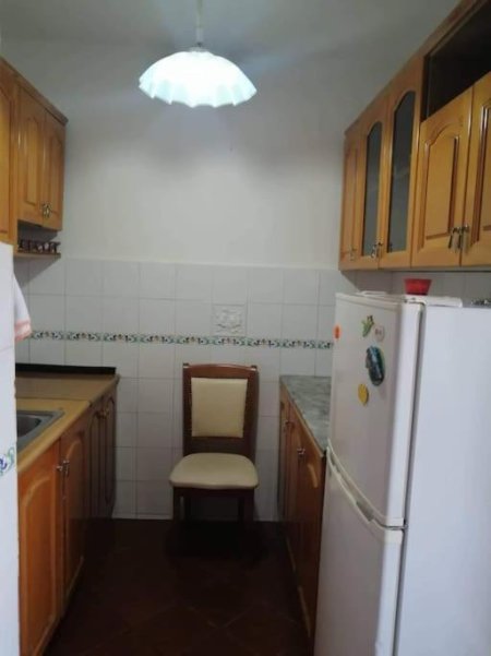 Vlore, jepet me qera nga Pronari, pa-komision apartament 1+1 Kati 4, 64 m² 250 € (Janaq Kilica, Vlore)