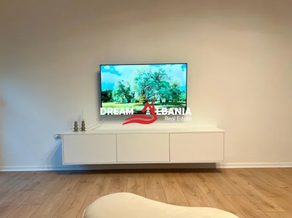 Tirane, jepet me qera apartament 2+1 , 100 m² 700 € (Selvia)