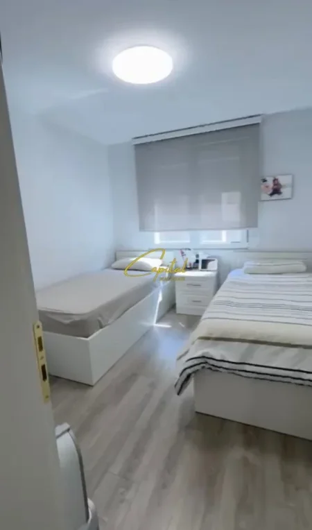 Tirane, jepet me qera apartament 2+1 Kati 3, 100 m² 1.000 € (ISH BLLOKU)