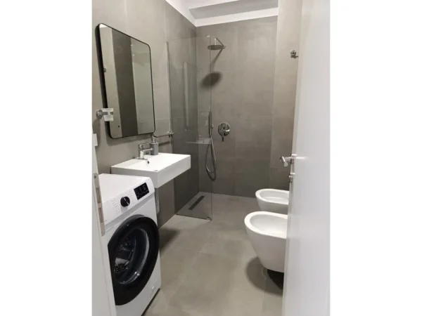 Tirane, shitet apartament 2+1 Kati 1, 95 m² 240.000 € 