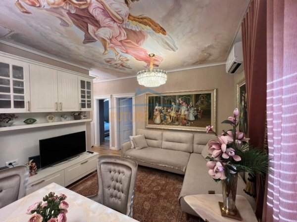 JEPET ME QERA APARTAMENT 2+1NE MYSLYM SHYR