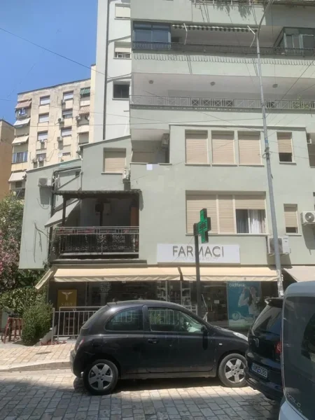 Tirane, jepet me qera apartament 2+1+Ballkon Kati 2, 125 m² 1.200 € (RRUGA E ELBASANIT)