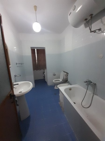 Tirane, jepet me qera apartament 2+1, Kati 5, 100 m² 650 € Rruga ELBASANIT, Tirane