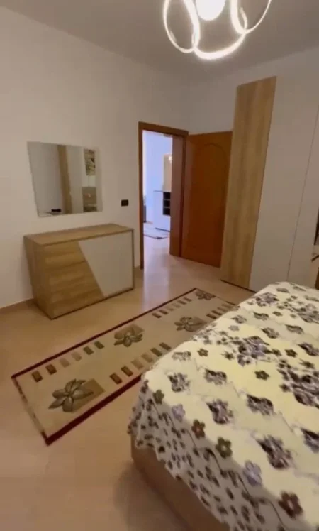 Tirane, jepet me qera apartament 2+1+Ballkon Kati 4, 100 m² 500 € (RRUGA 5 MAJI)