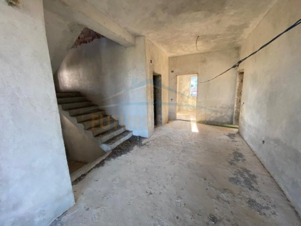 Durres, shitet shtepi 3 Katshe Kati 0, 628 m² 220.000 € (Spitall, Durres)