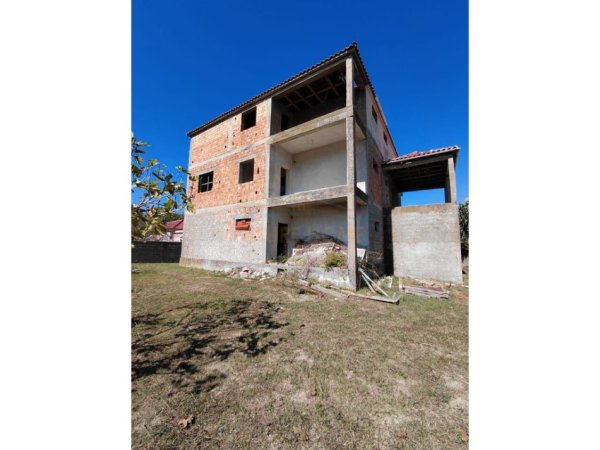 Durres, shitet shtepi 3 Katshe Kati 0, 628 m² 220.000 € (Spitall, Durres)