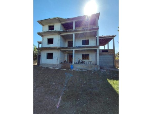 Durres, shitet shtepi 3 Katshe Kati 0, 628 m² 220.000 € (Spitall, Durres)
