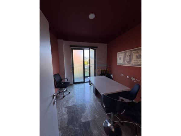Tirane, jepet me qera ambjent biznesi Kati 1, 370 m² 4.000 € (Rezidenca Future Home,Unaza e Re)
