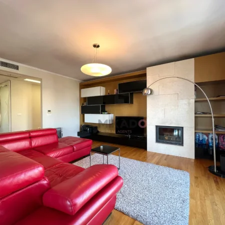 Tirane, jepet me qera apartament 2+1 Kati 7, 123 m² 1.600 € (Bllok)