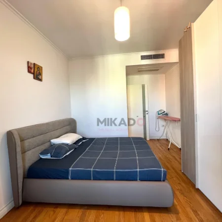 Tirane, jepet me qera apartament 2+1 Kati 7, 123 m² 1.600 € (Bllok)