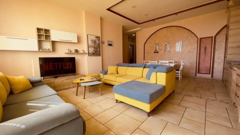 Durres, jepet me qera nga Pronari, pa-komision apartament 2+1+Ballkon Kati 0, 103 m² 50 000 Lek (Rruga Anastas Durrsaku, afer kishes ortodokse)