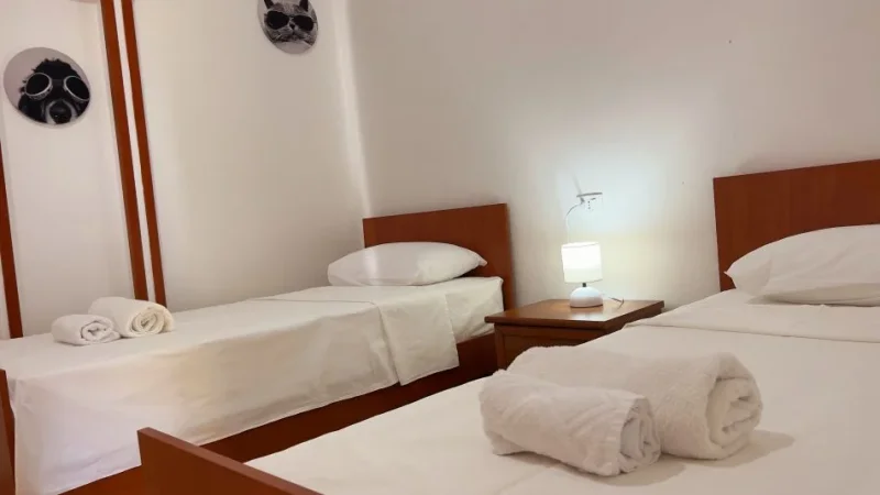 Durres, jepet me qera nga Pronari, pa-komision apartament 2+1+Ballkon Kati 0, 103 m² 50 000 Lek (Rruga Anastas Durrsaku, afer kishes ortodokse)