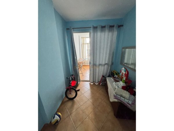 Tirane, shitet apartament 2+1+Ballkon Kati 2, 100 m² 140.000 € (Unaza e Re)