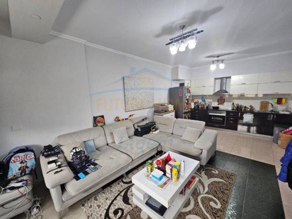 Tirane, shitet apartament 3+1 Kati 3, 124 m² 299.000 € (Rruga e Kavajes, Prane Qendres.)