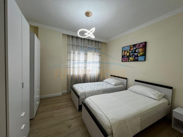 Tirane, jepet me qera apartament 2+1 Kati 2, 111 m² 1.100 € (Pazari i Ri, Rruga Tefta Tashko Koco.)