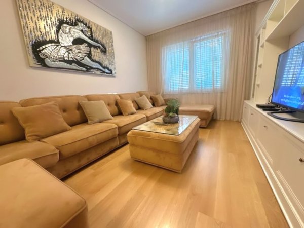 Tirane, shitet apartament 2+1 , 100 m² 215.000 € (21 dhjetori)
