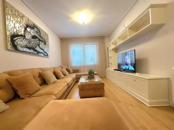 Tirane, shitet apartament 2+1 , 100 m² 215.000 € (21 dhjetori)