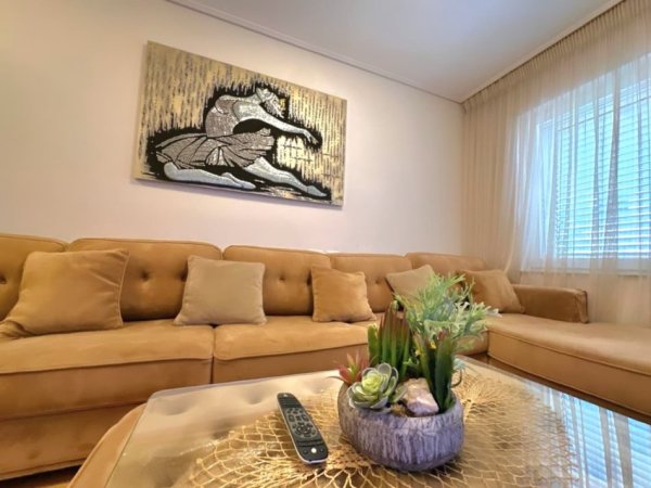 Tirane, shitet apartament 2+1 , 100 m² 215.000 € (21 dhjetori)