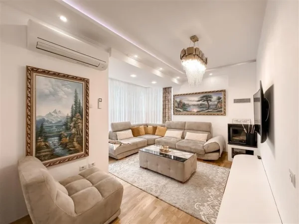 Tirane, shitet apartament 3+1+Ballkon Kati 3, 123 m² 250.000 € (KOPSHTI BOTANIK)