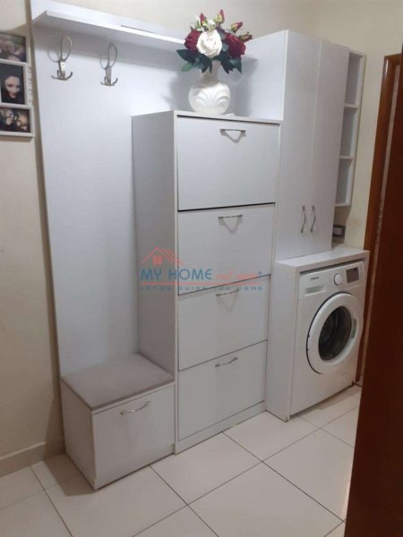 Tirane, jepet me qera apartament 1+1+Ballkon Kati 2, 55 m² 400 € (Porcelan)