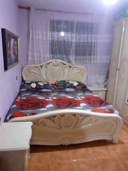 Tirane, jepet me qera apartament 1+1+Ballkon Kati 2, 55 m² 400 € (Porcelan)