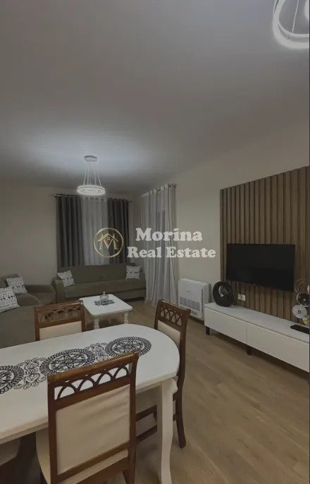 Tirane, jepet me qera apartament 1+1 Kati 2, 70 m² 600 € (Rruga 5 Maj)