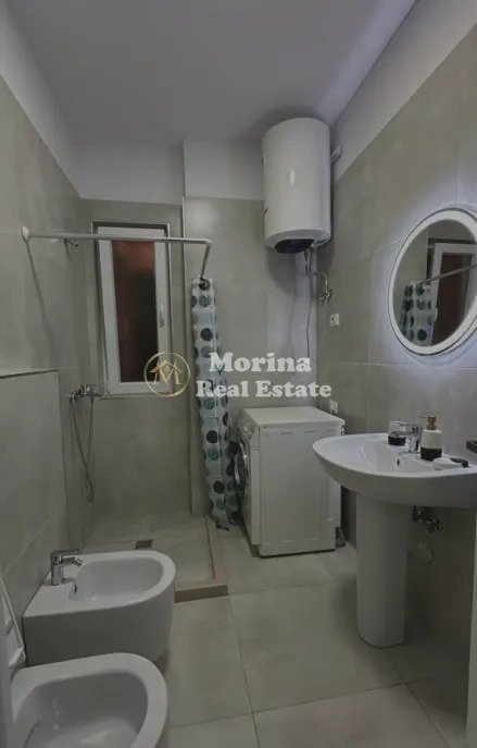 Tirane, jepet me qera apartament 1+1 Kati 2, 70 m² 600 € (Rruga 5 Maj)
