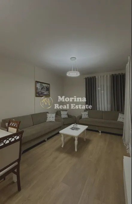 Tirane, jepet me qera apartament 1+1 Kati 2, 70 m² 600 € (Rruga 5 Maj)