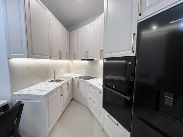 Tirane, jepet me qera shtepi 1+1+Aneks+Ballkon Kati 1, 80 m² 450 € (Mjull Bathore)