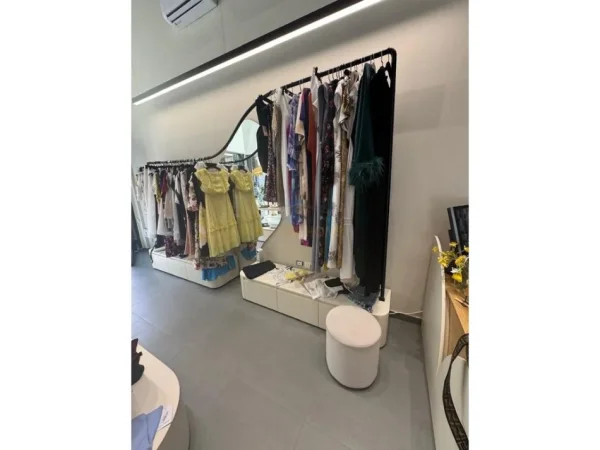 Tirane, shes Shitet, Biznesi, Myslym Shyr. 16.000 €