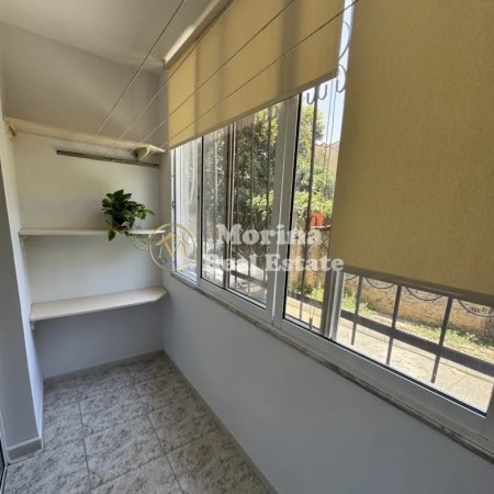 Tirane, jepet me qera apartament 2+1+Ballkon Kati 1, 87 m² 700 € (Rruga Fortuzi)