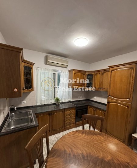 Tirane, jepet me qera apartament 2+1+Ballkon Kati 1, 87 m² 700 € (Rruga Fortuzi)