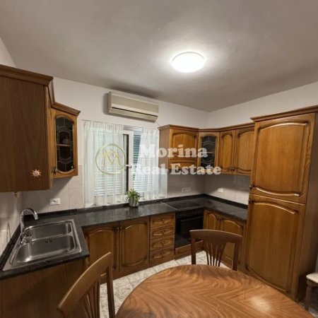 Tirane, jepet me qera apartament 2+1+Ballkon Kati 1, 87 m² 700 € (Rruga Fortuzi)