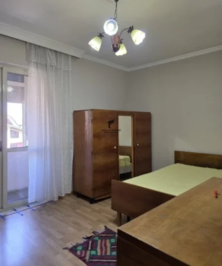 Tirane, jepet me qera apartament 2+1 Kati 3, 75 m² 600 € (RRUGA ELBASANIT)
