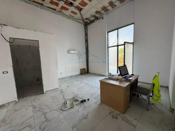 Tirane, shitet ambjent biznesi Kati 0, 31 m² 82.000 € (Ish Dogana)